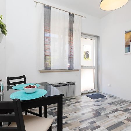 Design Apartment Новиград Екстериор снимка
