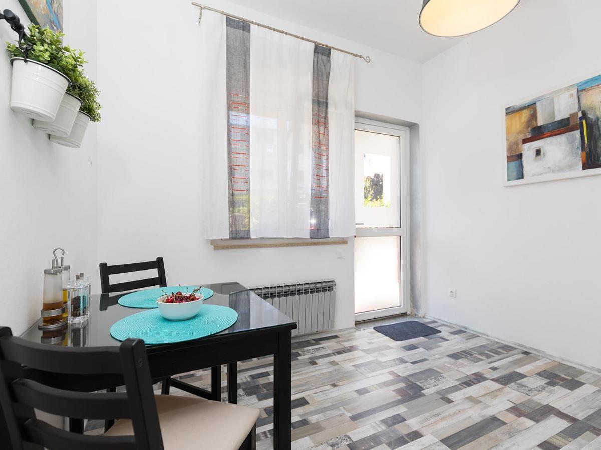 Design Apartment Новиград Екстериор снимка